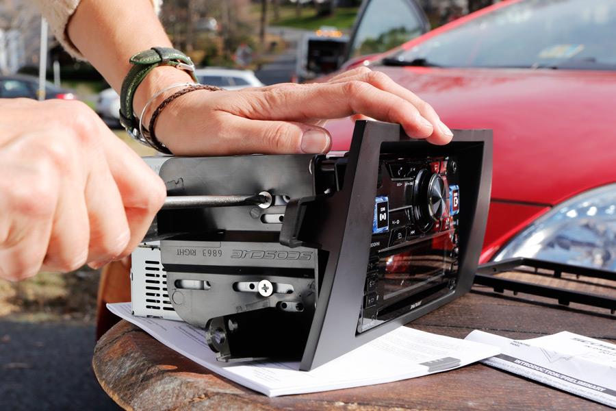 Assembling the dash kit with the Alpine radio